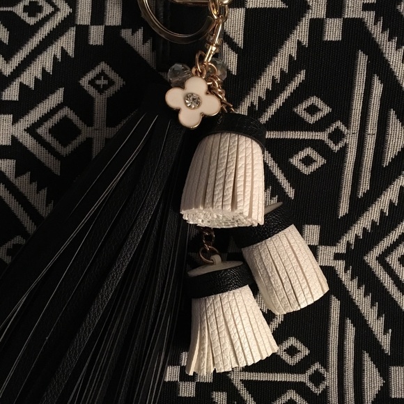 SOLD OUT - 🎉3X HP🎉 Boho ikat print bag - Picture 3 of 7